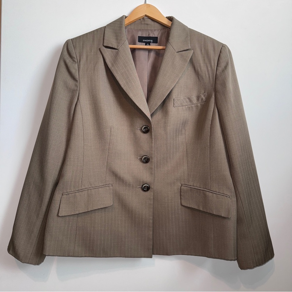 Jones Wear 3 Button Pinstripe Suit Blazer Women’s Size 18 Tan 90’s Cool Girl